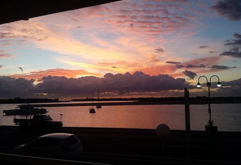 Beaconlea Tower Apartments