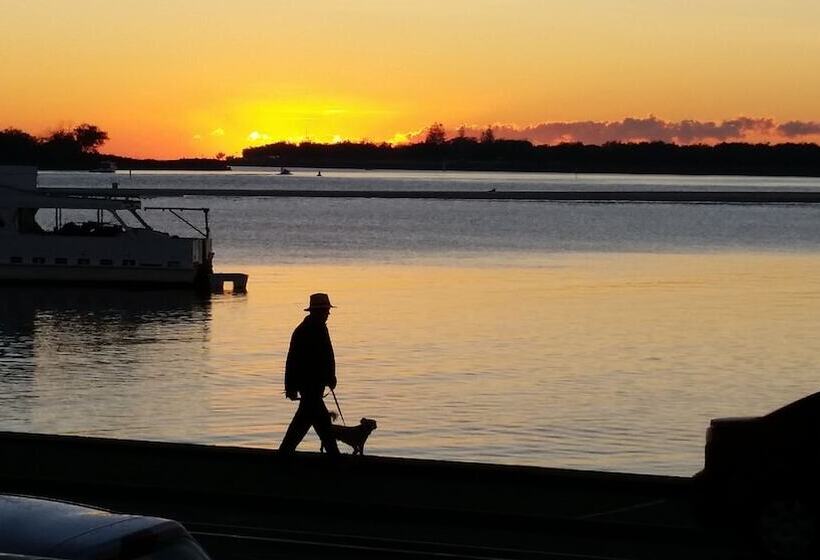 Beaconlea Tower Apartments