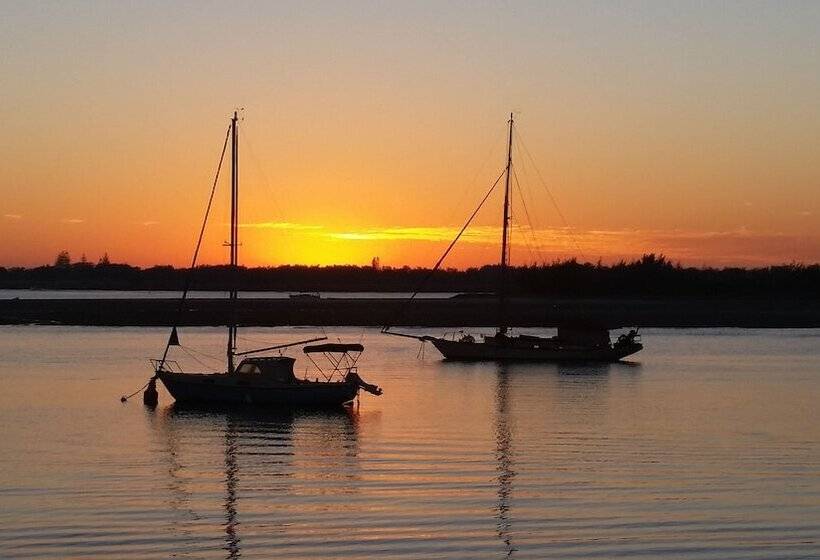 Beaconlea Tower Apartments