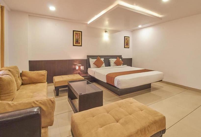 Hotelli Capital O 1761 Aavass Inn Paradise