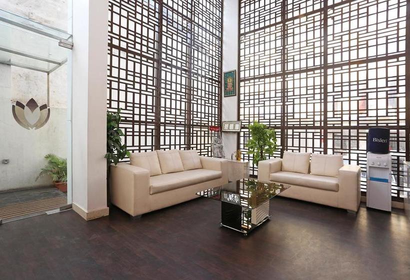 Hotelli Capital O 1761 Aavass Inn Paradise