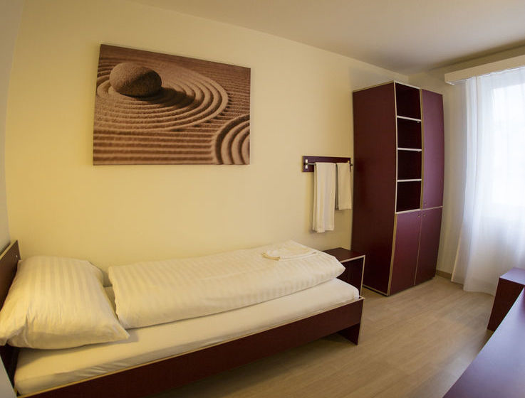 호텔 Easyliving Budget Rooms Lindenstrasse 48