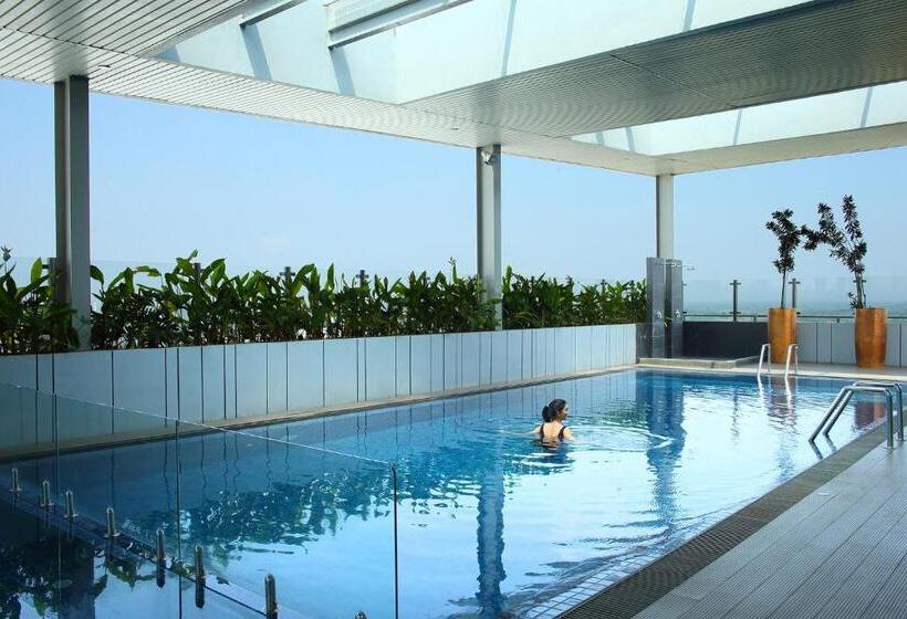 בית מלון כפרי Santika Premiere Ice Bsd City