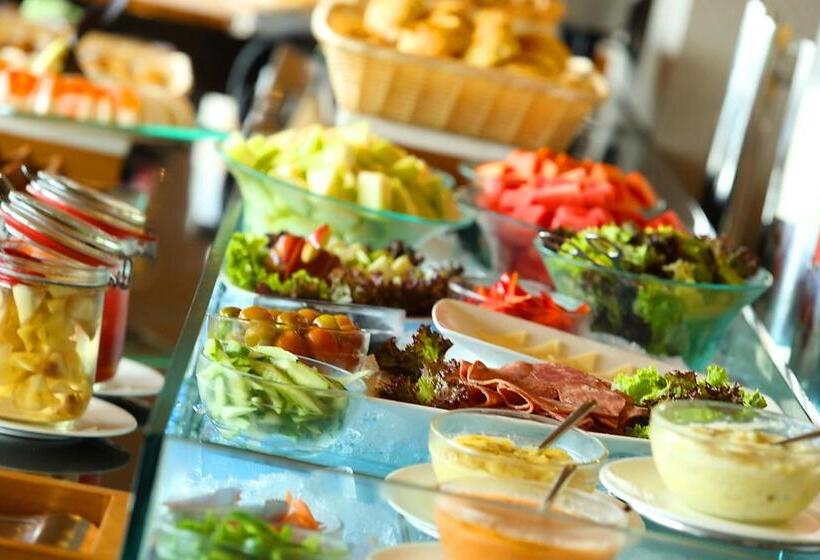 בית מלון כפרי Santika Premiere Ice Bsd City