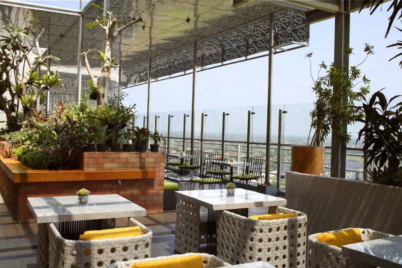 בית מלון כפרי Santika Premiere Ice Bsd City