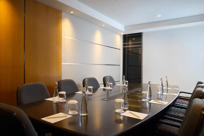 בית מלון כפרי Santika Premiere Ice Bsd City