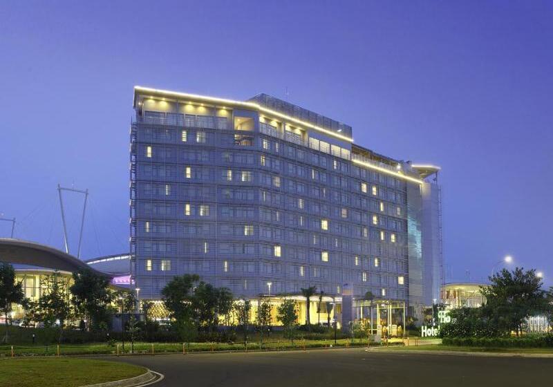 בית מלון כפרי Santika Premiere Ice Bsd City