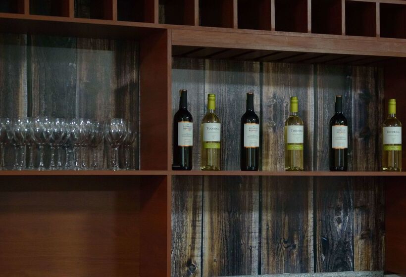 Wyndham Manta Sail Plaza Hotel And Convention Center