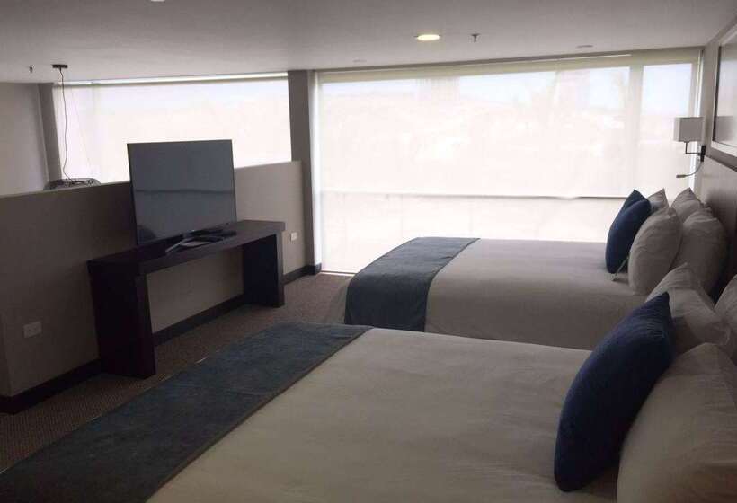 Wyndham Manta Sail Plaza Hotel And Convention Center