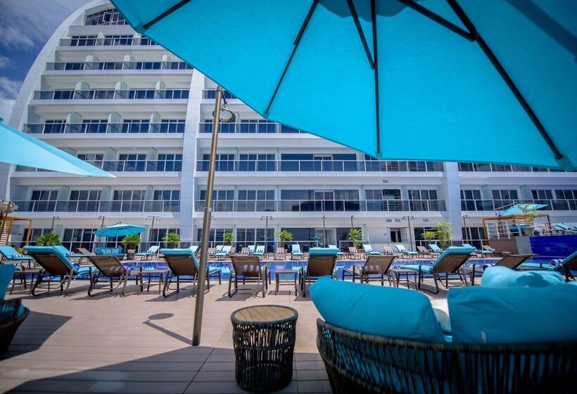 Wyndham Manta Sail Plaza Hotel And Convention Center