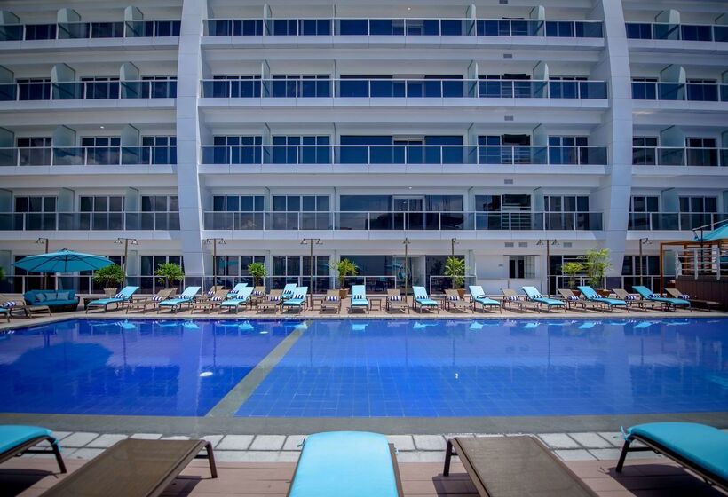 Wyndham Manta Sail Plaza Hotel And Convention Center