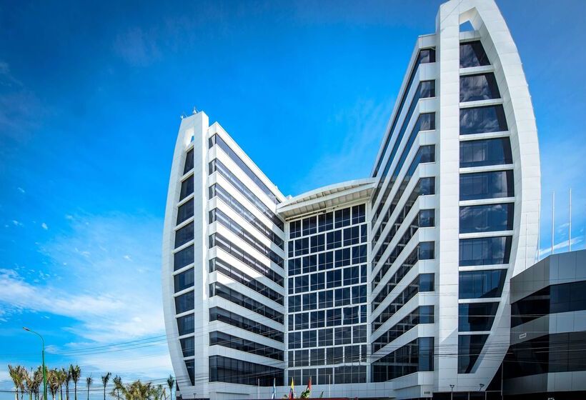 Wyndham Manta Sail Plaza Hotel And Convention Center