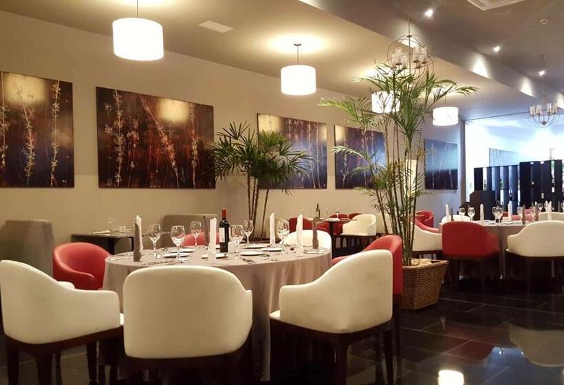 Wyndham Manta Sail Plaza Hotel And Convention Center