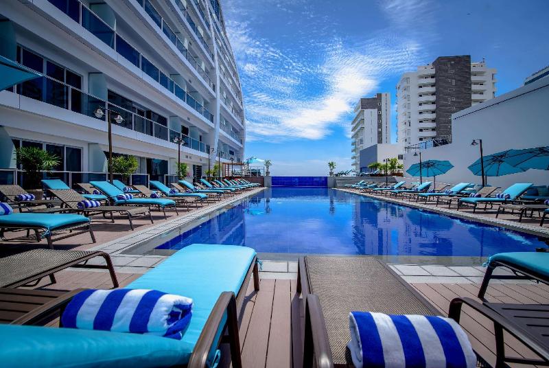 Wyndham Manta Sail Plaza Hotel And Convention Center