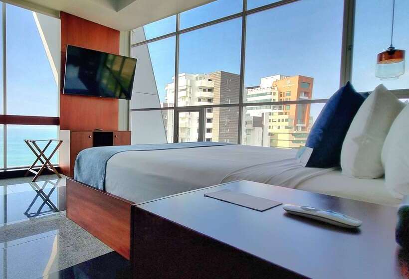 Wyndham Manta Sail Plaza Hotel And Convention Center