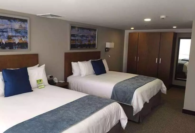 Wyndham Manta Sail Plaza Hotel And Convention Center