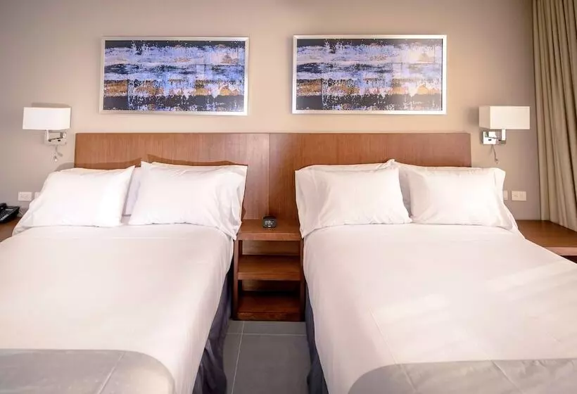 Wyndham Manta Sail Plaza Hotel And Convention Center