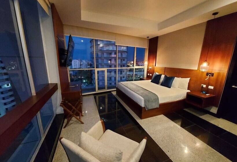 Wyndham Manta Sail Plaza Hotel And Convention Center