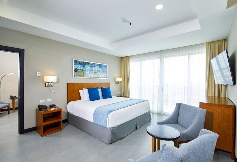 Wyndham Manta Sail Plaza Hotel And Convention Center