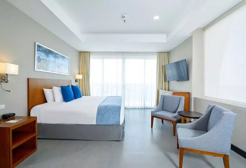 Wyndham Manta Sail Plaza Hotel And Convention Center