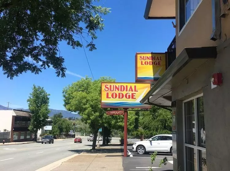 Motelli Sundial Lodge