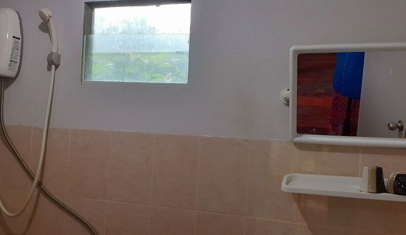 پانسیون Lanta Maikeaw Bungalow