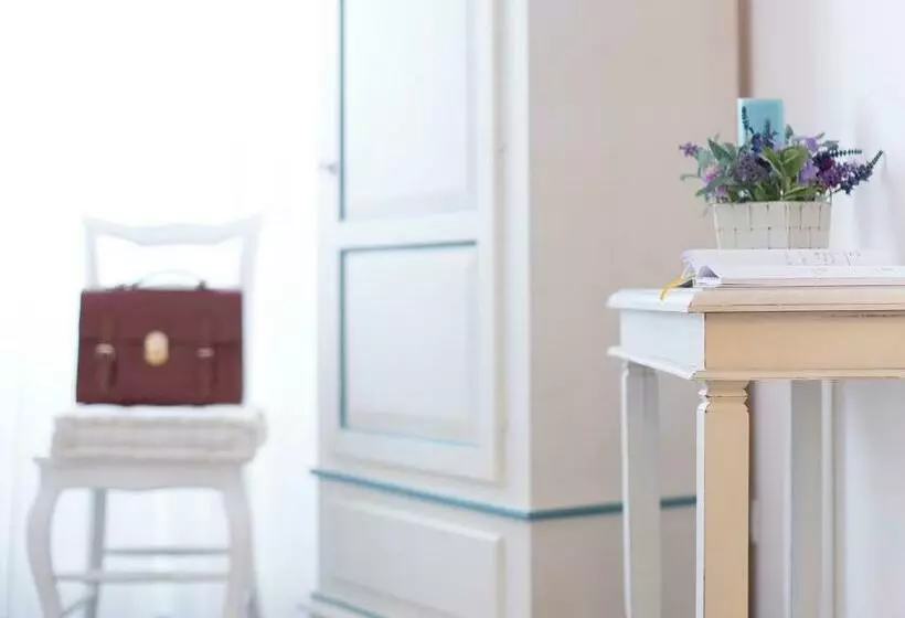 پانسیون Lungomare Rooms & Charme