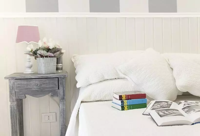 پانسیون Lungomare Rooms & Charme
