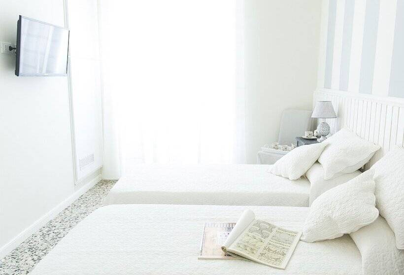 بنسيون Lungomare Rooms & Charme