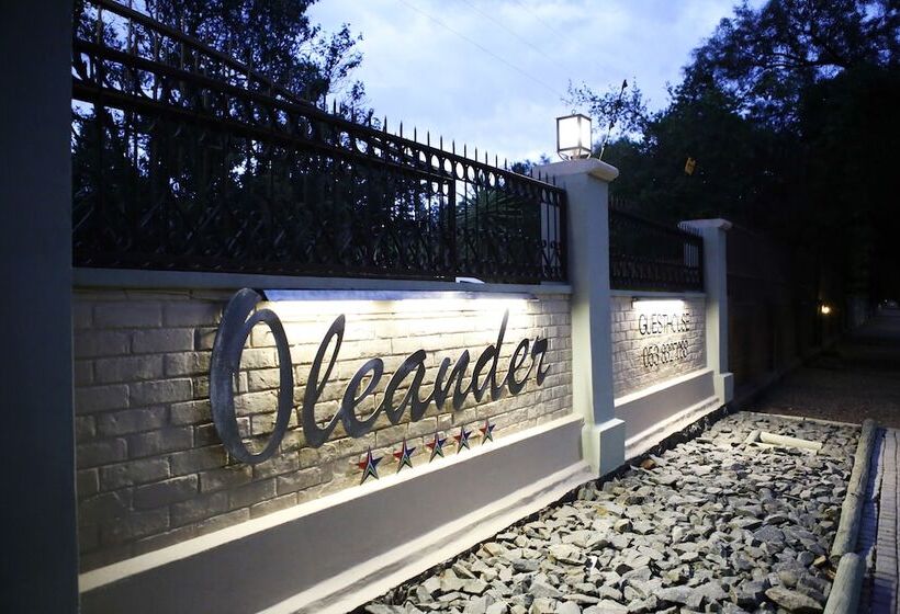 פנסיון Oleander Guest House