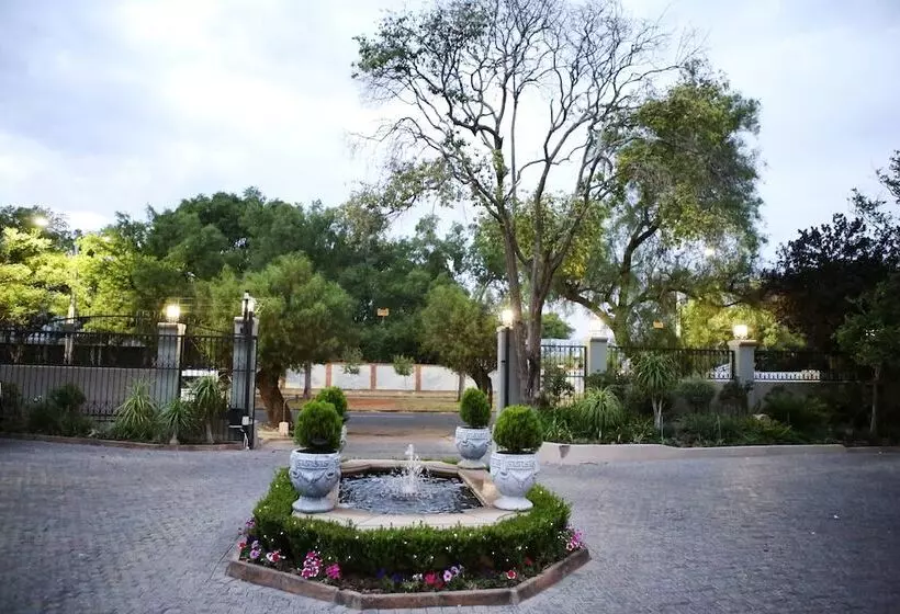 ペンション Oleander Guest House