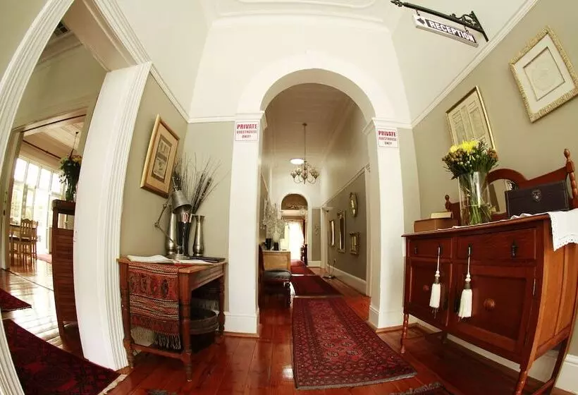 ペンション Oleander Guest House