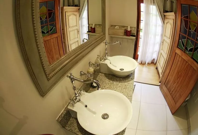 ペンション Oleander Guest House