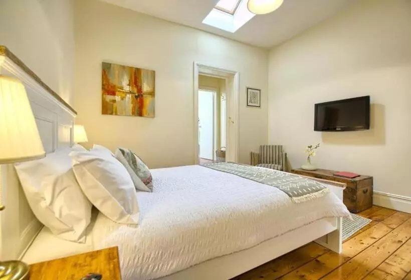 پانسیون Spencer Suites Albany