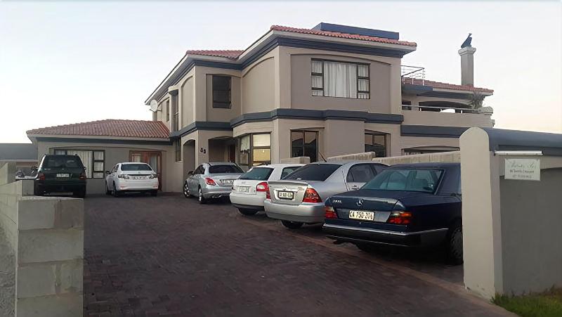 צימר Alabaster Box Guesthouse