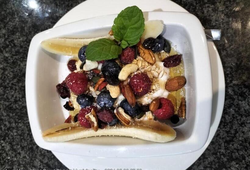 צימר Alabaster Box Guesthouse