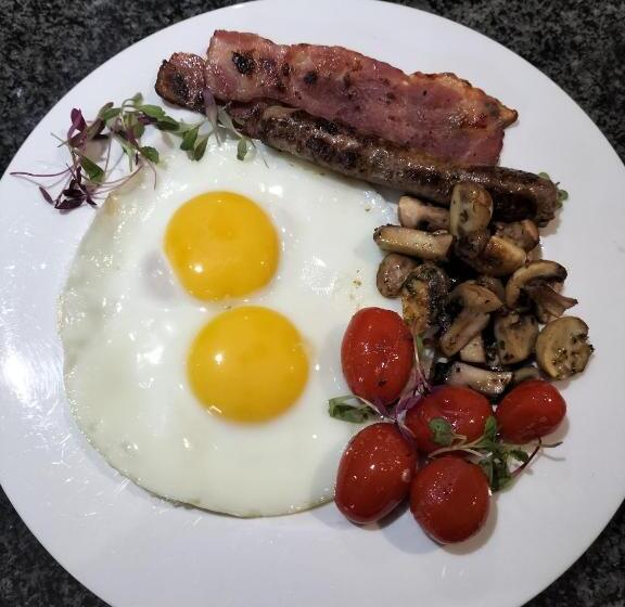 צימר Alabaster Box Guesthouse