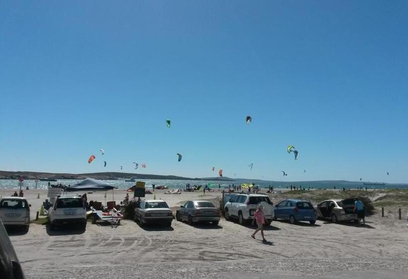 צימר Alabaster Box Guesthouse