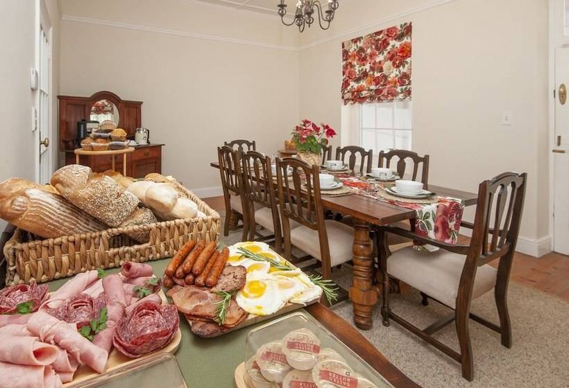 Aamiaismajoitus (B&B) Cliff Cottage Hermanus