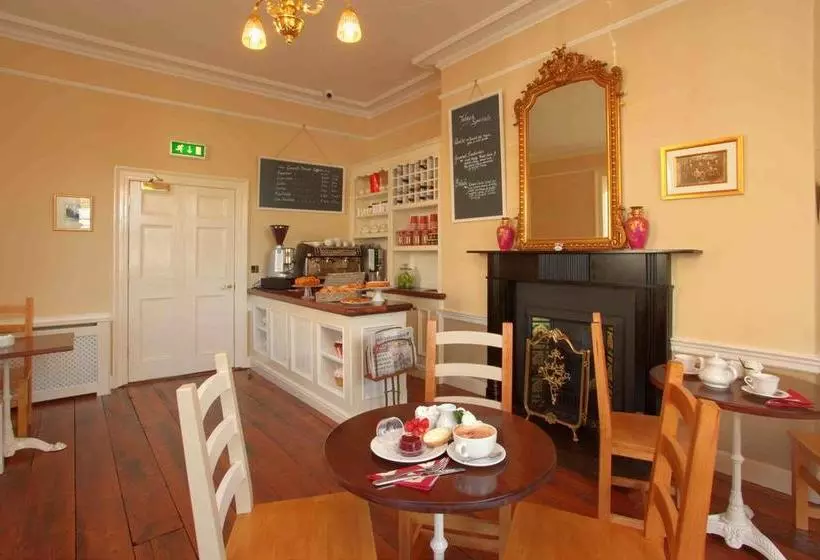 تختخواب و صبحانه Corrib House Guest Accommodation