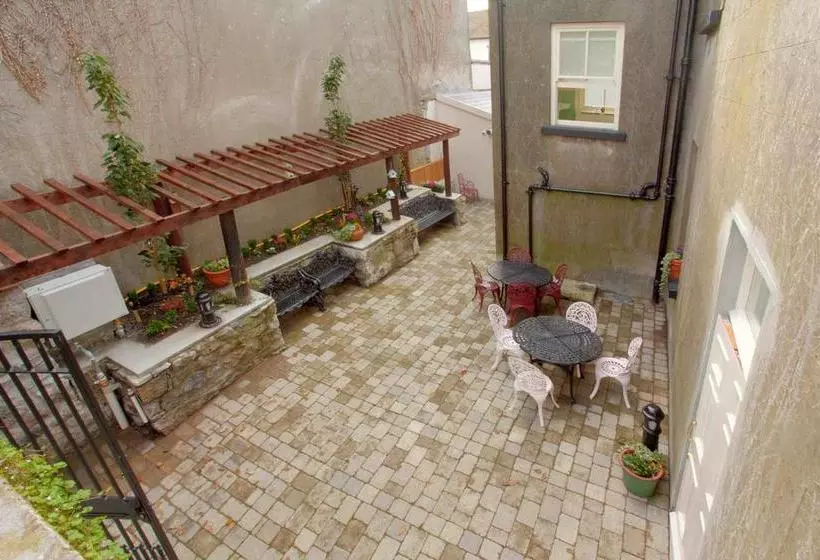 تختخواب و صبحانه Corrib House Guest Accommodation