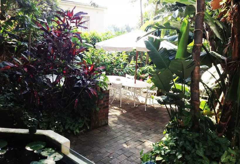 تختخواب و صبحانه Garland Place
