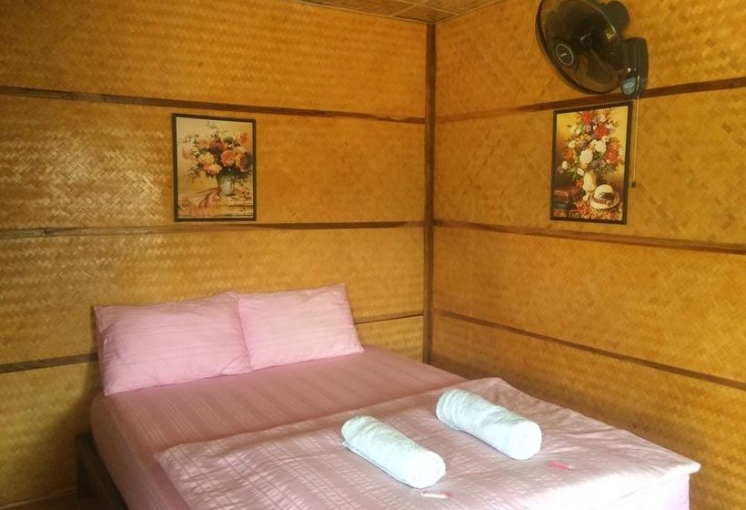 Hotel Baan Suan Violin