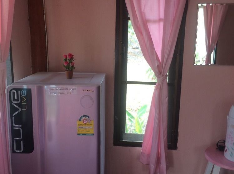 Hotel Baan Suan Violin