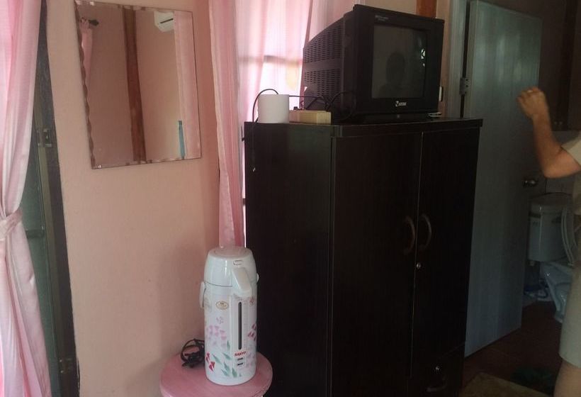 Hotel Baan Suan Violin