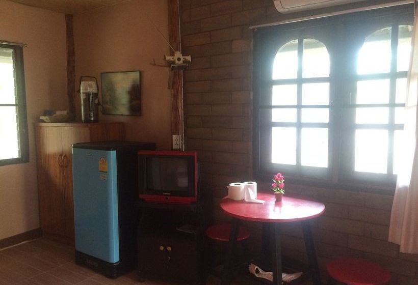 Hotel Baan Suan Violin