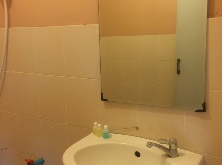 Hotel Baan Suan Violin