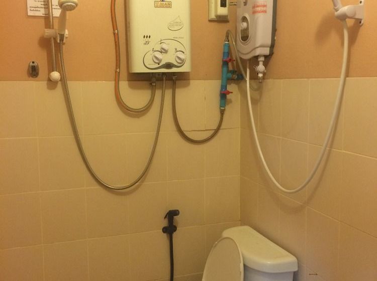 Hotel Baan Suan Violin