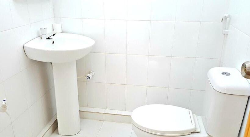 בית מלון כפרי City Center Lodge