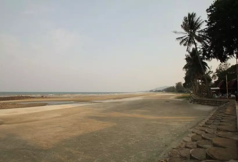 هتل Eastville Residence